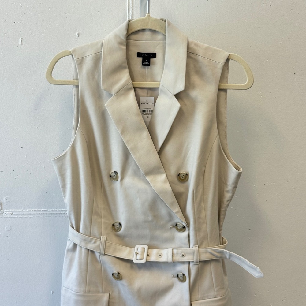 NWT Ann Taylor Sleeveless Double Breasted Trench Dress Beige Tan Belted Size 10 - Picture 3 of 8